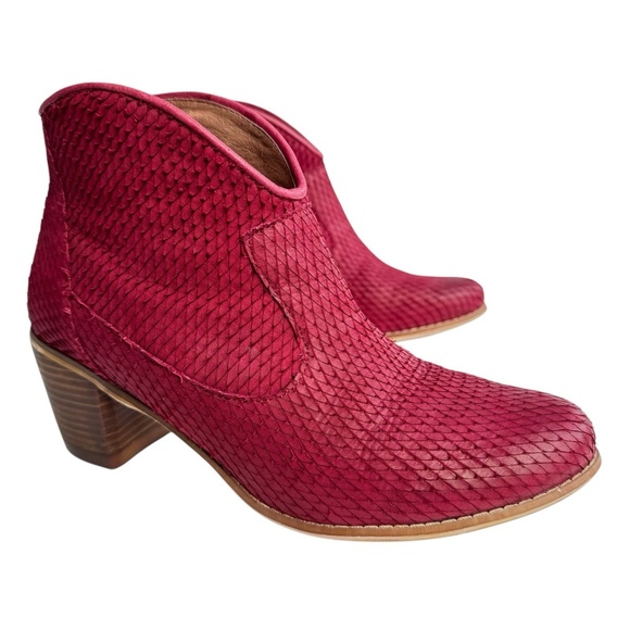 Miz Mooz Women's Nomad Ankle Western Boots Red Snake Embossed Leather Chic - Picture 1 of 12